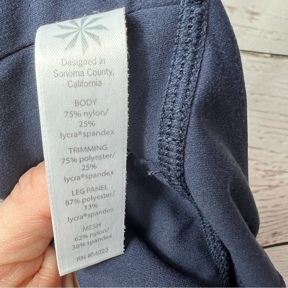 Athleta 7/8 Salutation Mesh Leggings size small - Picture 7 of 7